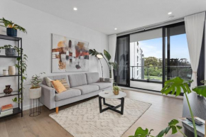Perfect location with 5 star amenities
